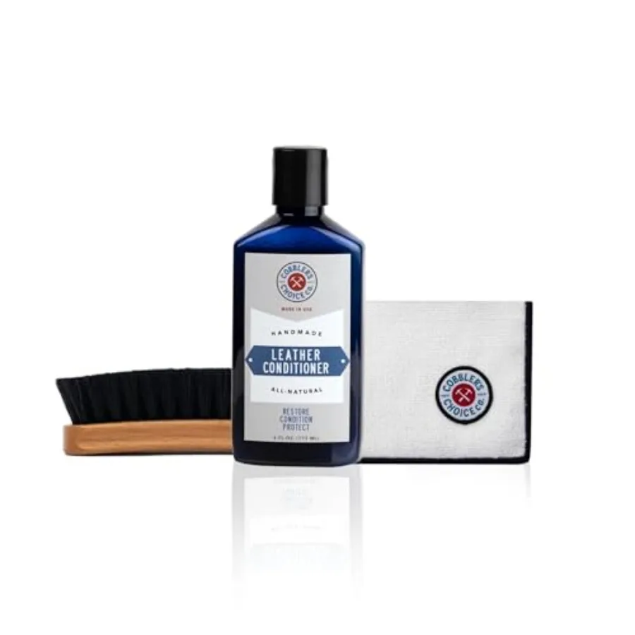 

Cobbler's Choice Leather Conditioner Brush and Polishing Cloth Kit