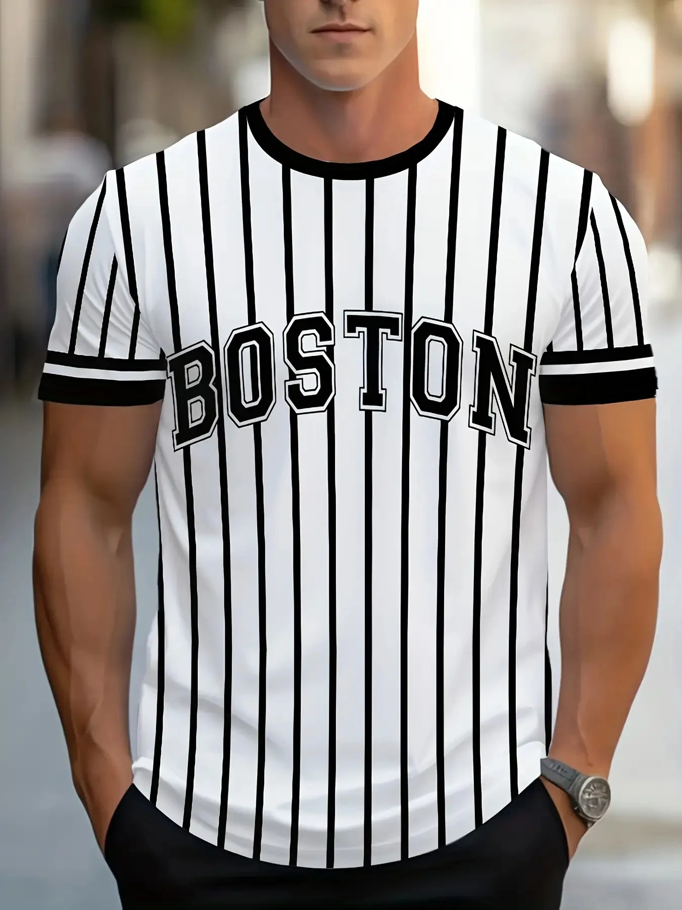 Klassischer Boston-Streifen |   Minimalistisches Grafik-T-Shirt für Herren, schwarz-weißes Design, perfekt für Pendler, Outdoor und Freizeit.