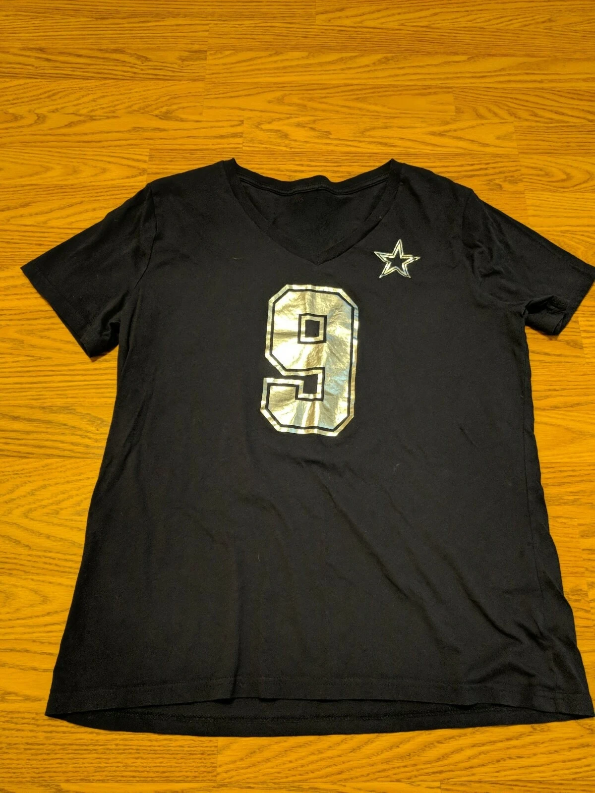 

Cowboys Her Style Metal 9 star graphic T-shirt Sports fashion T-shirt for sports trend pioneers and American sports style lovers