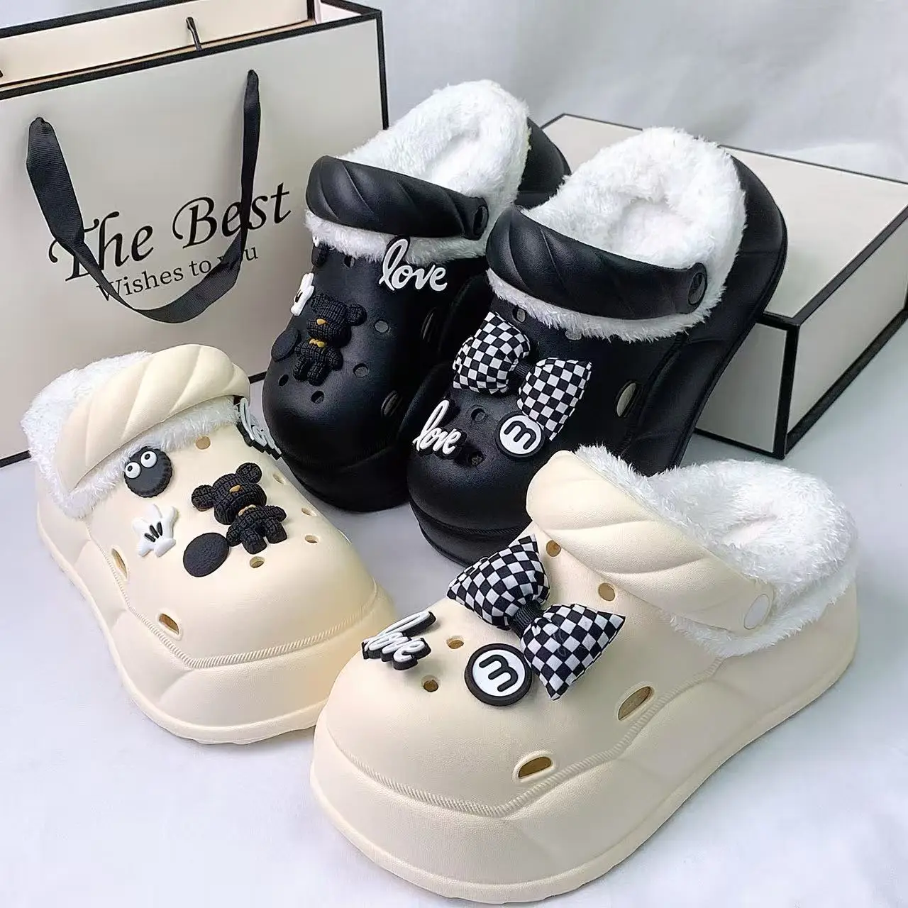 

European and American Style Furry Slippers for Women, Plush Clogs with Bear Design, Thick-Soled Clogs, Non-Slip, Height-Increasing, Soft, Comfortable and Stylish