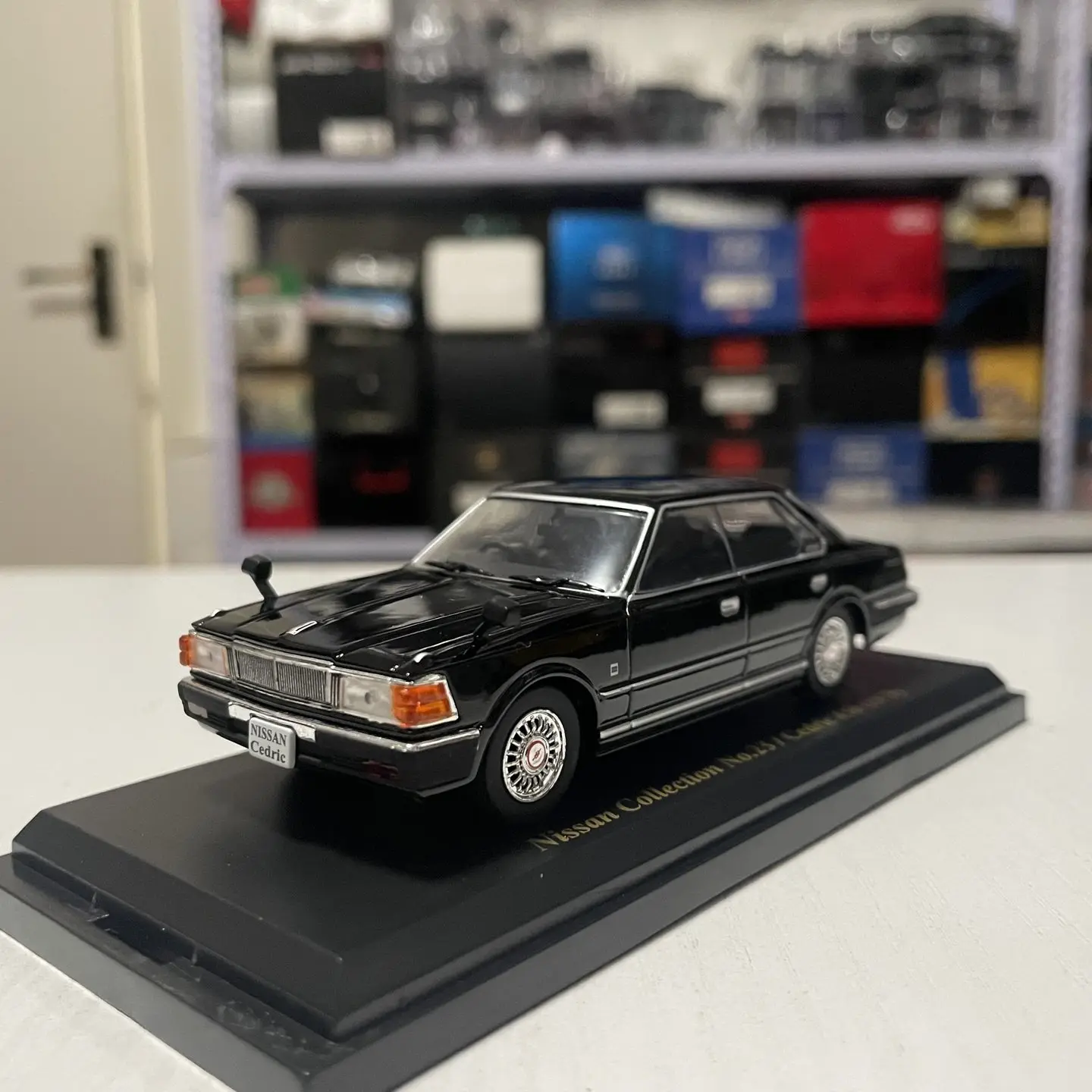 Norev 1:43 Escala Miniatura em Liga Fundida 1979 Nissan Cedric 430 Carros de Brinquedo Clássicos Nostalgia Presentes para Adultos Lembrança Exibição Estática