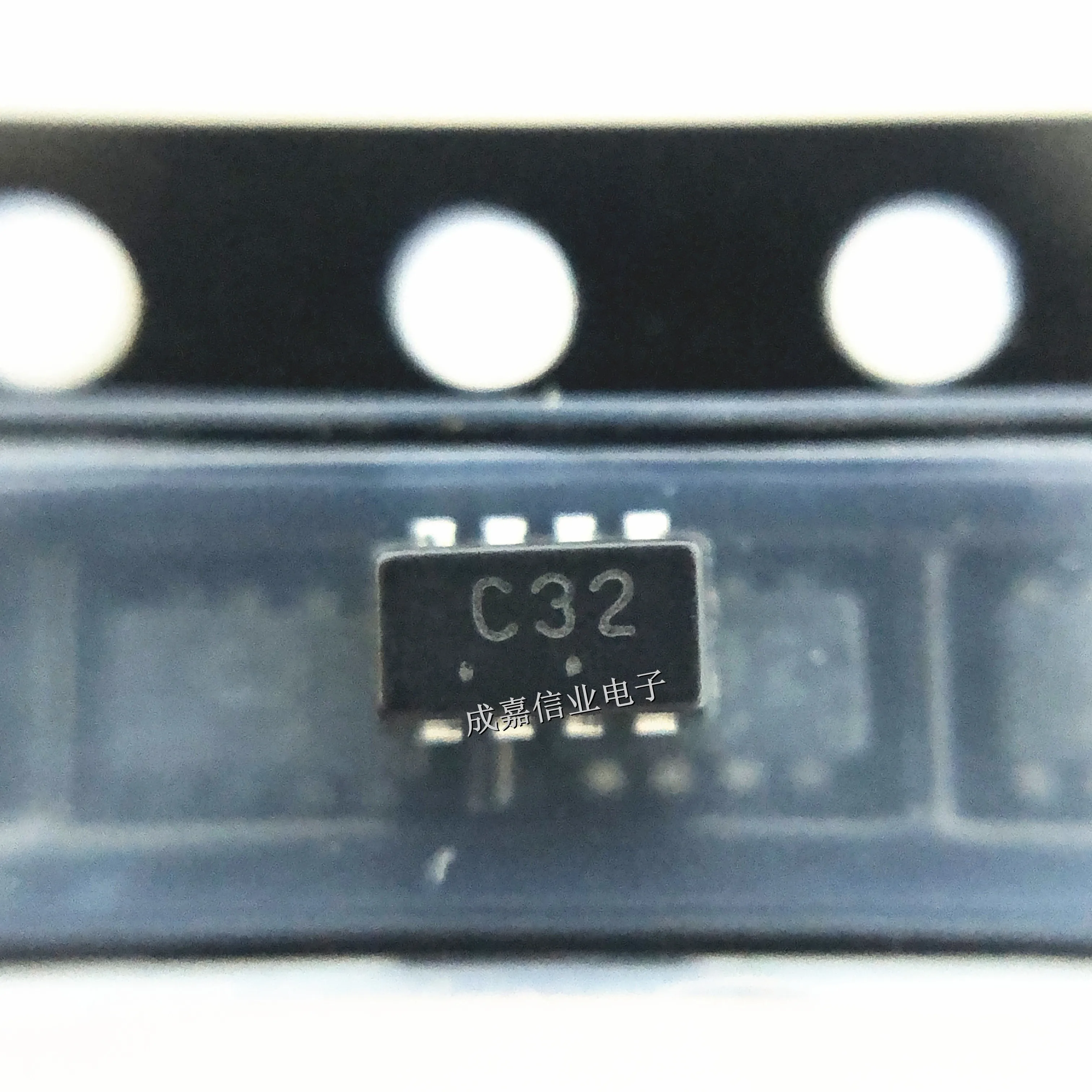 

10pcs/Lot NTHD4P02FT1G ChipFET-8 MARKING;C3 P-Channel MOSFETs 20V 3A 200mOhms Operating Temperature:- 55 C-+ 150 C