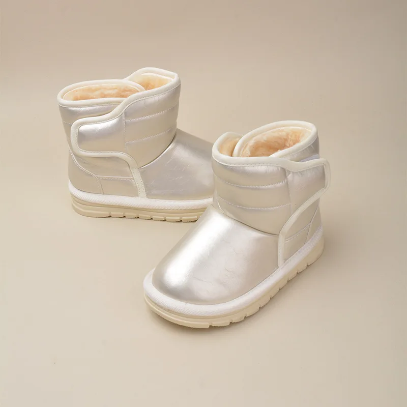 موضة أحذية الفتيات 2025 شتاء جديد أحذية أطفال برقبة مريحة لينة أسفل الفتيان حذاء الثلوج بسيط المضادة للانزلاق الفتيات حذاء من الجلد Zapatos