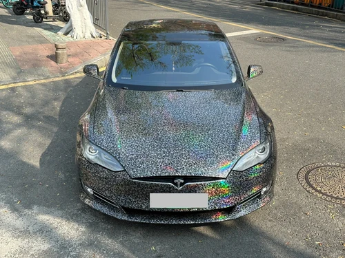 Imagen 2 del producto Película de envoltura de vinilo de fibra de carbono forjada de plata holográfica de arcoíris brillante de primera calidad, calcomanía autoadhesiva, lámina de envoltura para coche automotriz