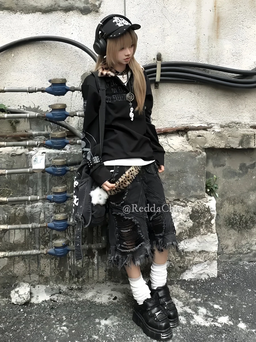 ReddaChic Stitch Raw Hem Cargo Jean Shorts Donna Denim nero Gamba larga Strappato Cerniera Bermuda Pantaloni Harajuku Punk scuro Streetwear