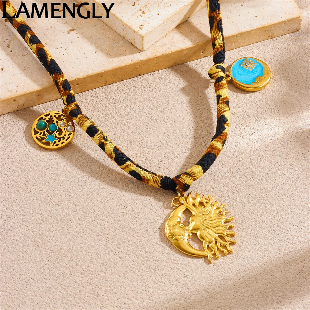 

LAMENGLY 316L Stainless Steel Creative Geometry Sun Moon Kiss Design Pendant Necklace Women Personal Clavicle Chain Daily Wear