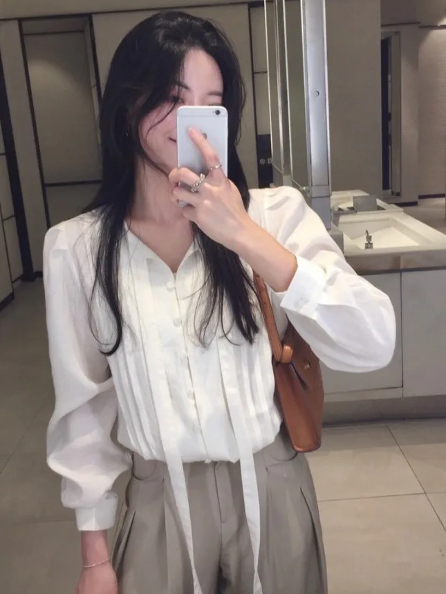 

Ele White irt Women's Early Spring Korean Sle 2025 New Design Sense Tie Inner Wear irt Classy Aosphere