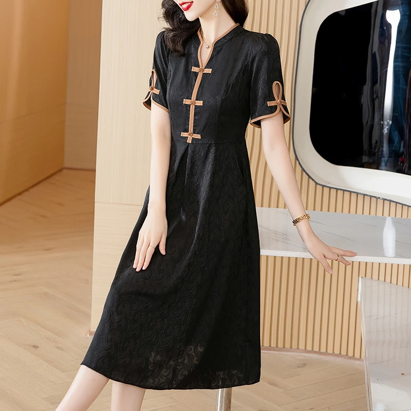 

2023 Summer New Women's Silk Satin Short Sleeve Dress V-Neck Retro Print Waist Shrinking Large Swing Long Dress Robe