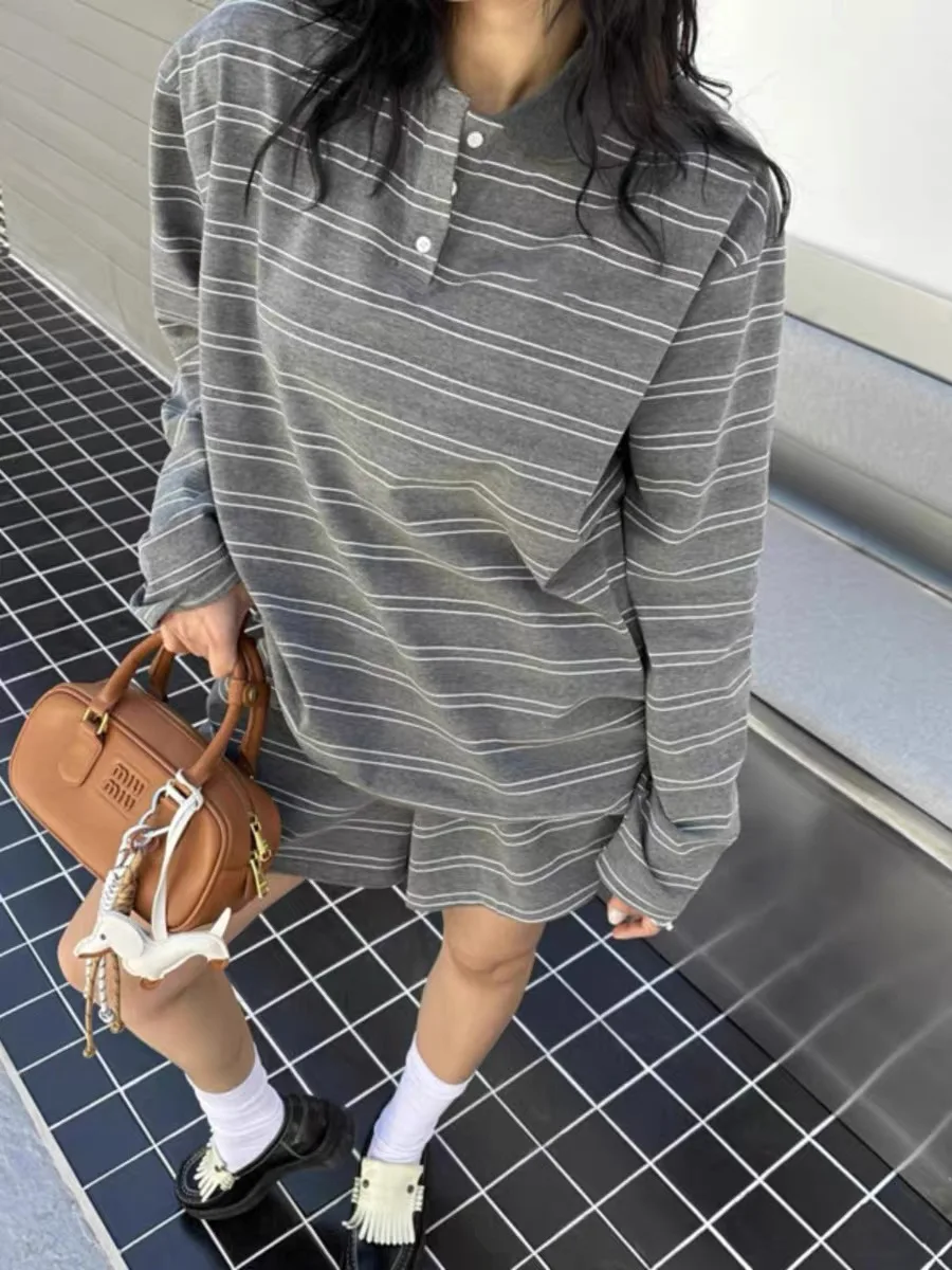 

Lazy Feelings Loose Striped Neck Sweatshirt Shorts Two-Piece Set Early Autumn Casual Sportswear Women's Online Exclusive
