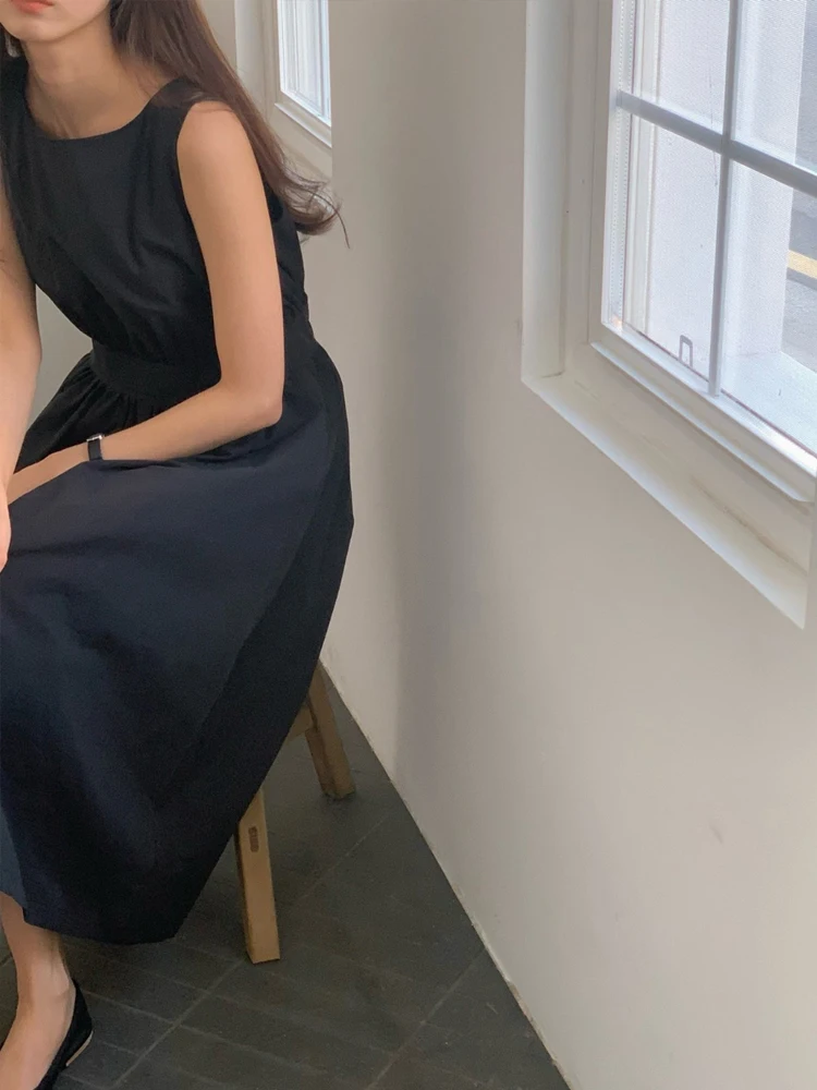 Vestido Versátil Sem Mangas Estilo Coreano Chic de Verão com Botão Traseiro Único, Cintura Alta, Saia Midi em A, Decote Redon...