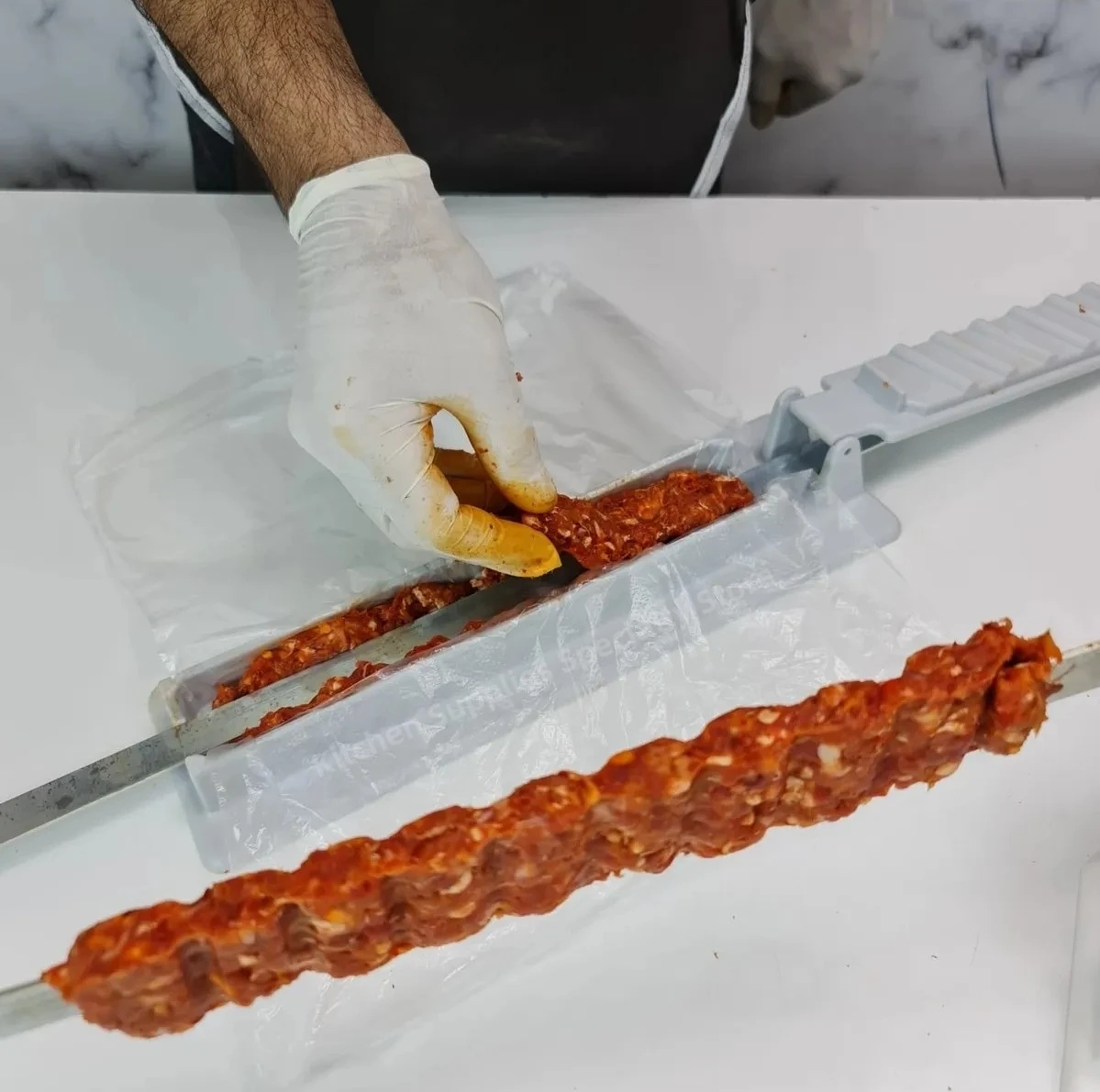 Máquina de brochetas de carne de una sola fila, herramienta de plástico reutilizable para brochetas de Kebab, preparación de Kebab