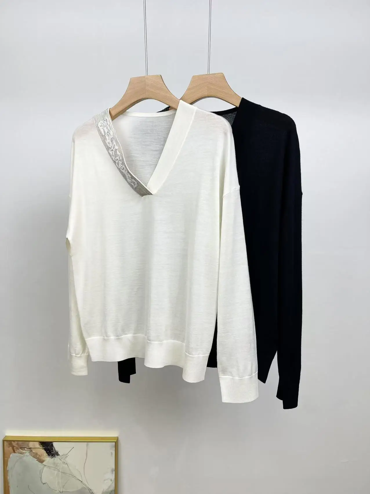 

Light Luxury New Wool V-Neck Sweater Thin Soft Loose Top 2025 Spring And Summer Women