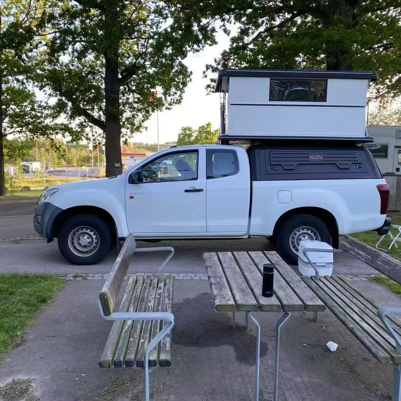 Factory Customized Electric Vehicle Roof Tent with Remote Control Adjustable Lifting Camping Roof Tent