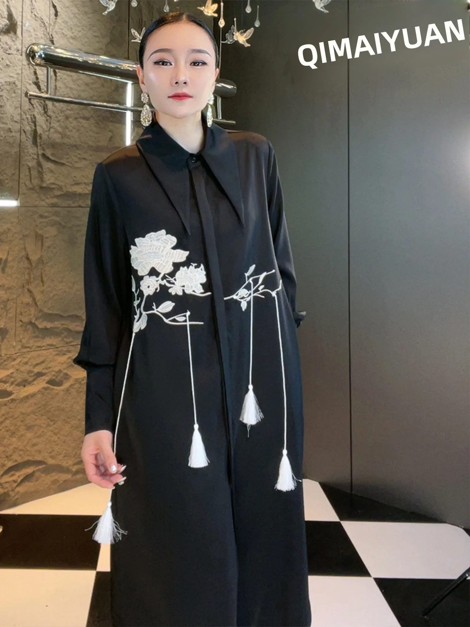 

Ele Bla Embroidered Midi Dr Chinese Sle Heavy Work irt Dr Polied And Sli Long Sve Polyester Gown