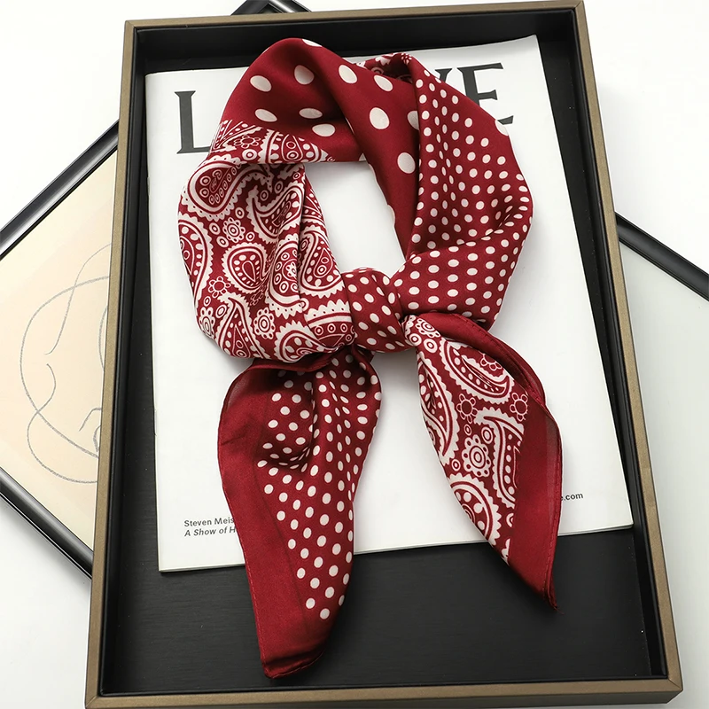 2025 neue Mode 70X70 cm Gedruckt frauen Schal Pashmina Seidenschal Quadrat Schal Dekorative Stirnband Hals Luxus Design Bandana