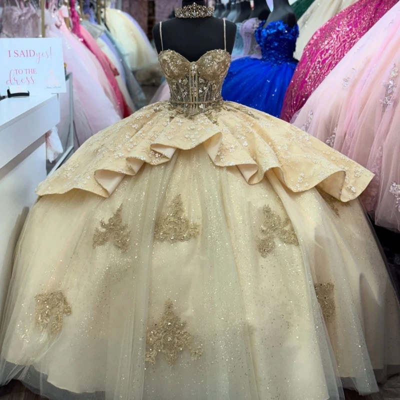 

Блестящие платья Quinceanera цвета шампанского, аппликация на тонких бретельках, кружевное тюлевое платье с бисером и кристаллами для вечеринки, дня рождения, сладкое платье 16, Vestidos 15