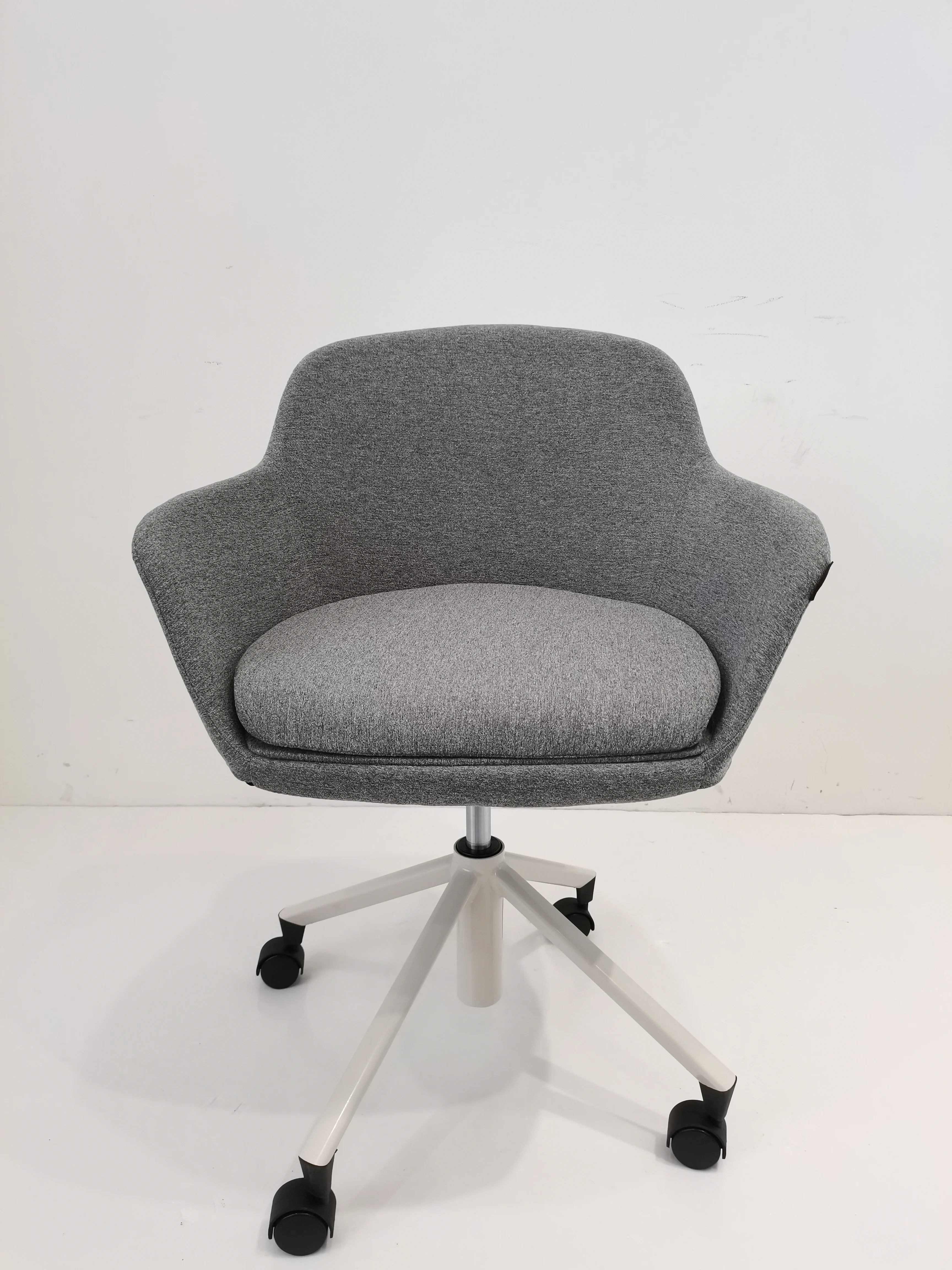 Modern Executive Office Building Hotel Project Low Back Fabric Swivel Multi-function Aluminum Alloy Armrest Reception Chair