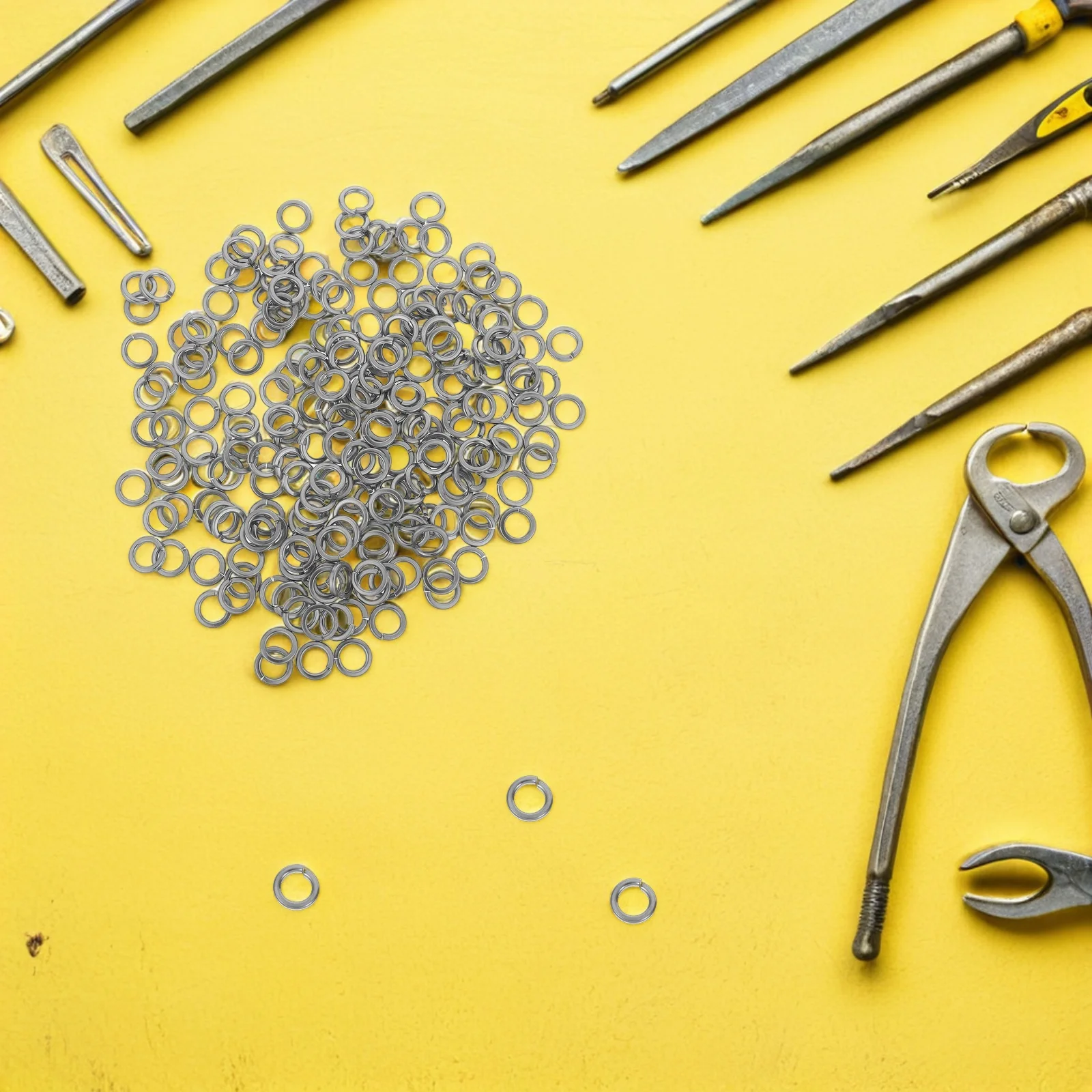 

200Pcs Stainless Steel Spring Washer Flat Lock Washers Round Metal Gasket for Plumbing Furniture Fixing Sealing Rings Repair