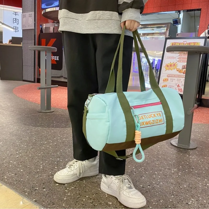 Borsa da palestra di grande capacità borsa da viaggio a tracolla singola da viaggio di moda borsa da Fitness sportiva alla moda leggera per le donne