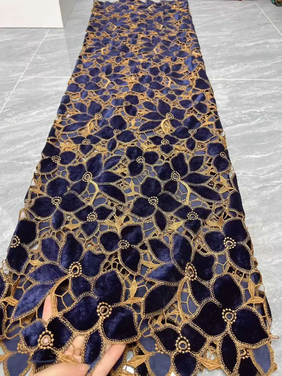 Tela de encaje de terciopelo africano, 5 yardas, alta calidad, vestido de fiesta para mujer, bordado de lujo, materiales de encaje nigeriano para costura-QY ​