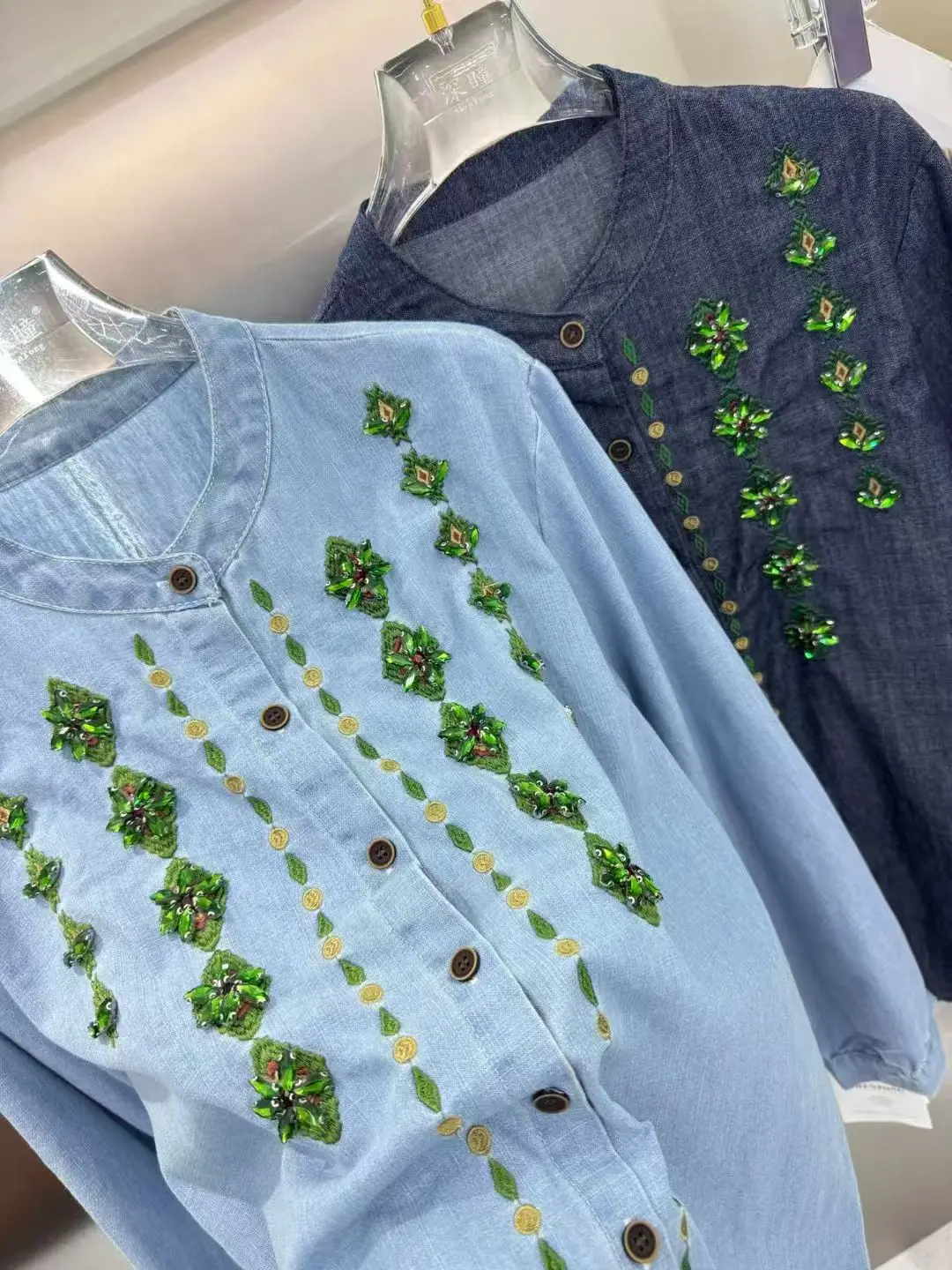 

Женские свободные повседневные рубашки и блузки из хлопкового денима с вышивкой стразами, с длинным рукавом, весенние, шикарные топы, джинсовые рубашки, блузы