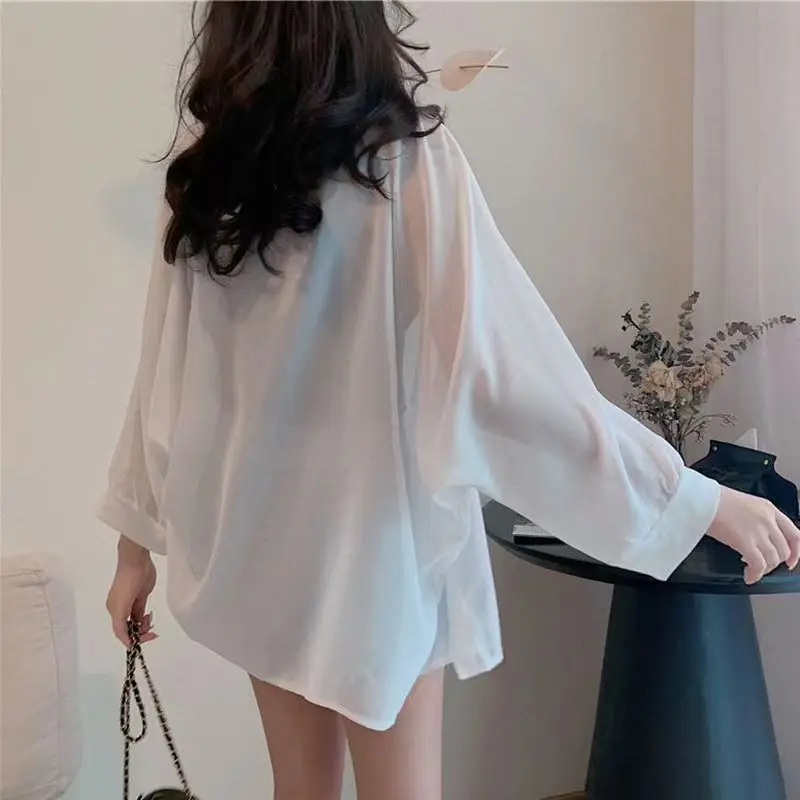 Women's Summer Lightweight Long Sve Sun Protection irt Breathable Chiffon Outerwear Ice Silk Casual Sli Korean Loose...
