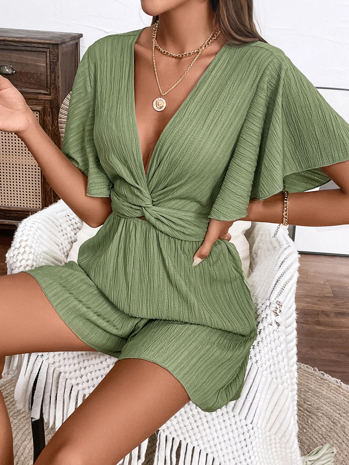 

Women V Neck Rompers Summer Shorts Jumpsuits Short Sleeved Playsuits With Pockets Casual Solid Loose Beach Overalls