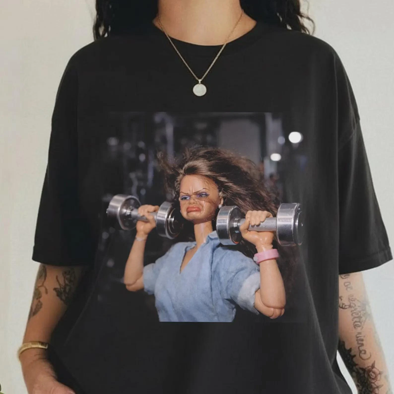 Lustiges Gym-Puppen-Shirt, Vintage Workout Meme T-Shirt, Retro Fitness Grafik T-Shirt, freches Gym-Humor-Geschenk für Frauen, Unisex-Stil – Detail 2