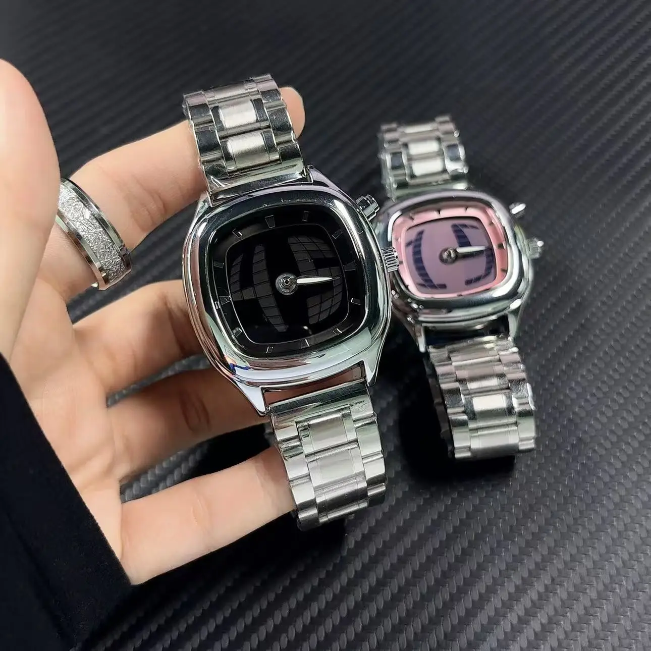 Rote Quarz-Uhr Farbige Quadratische Y2K-Zeiger Zahlen Dual-Display Stahl Personalisierbare Trendige Herrenuhren Business Dynamisches Design Uhr – Detail 11