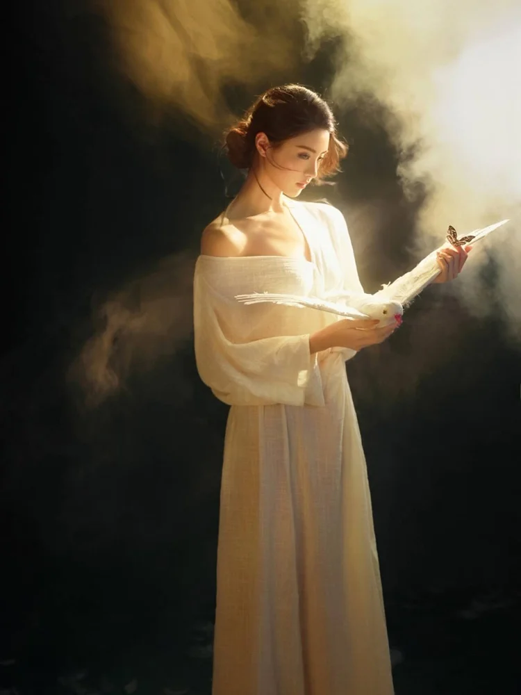 

New Chinese Style Art Photo Portrait Photography Costume Atmosphere Cold Tone Light And Shadow Ethnic Atmosphere Spring 2026