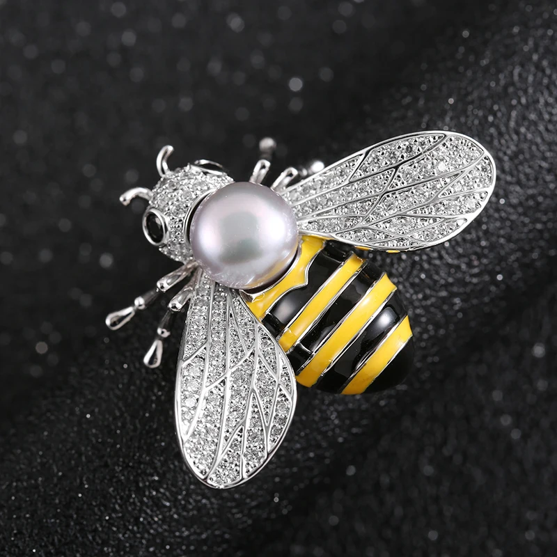 Pretty Pround To Bee Pearl Copper Lapel Pins Silver Tone Black And Yellow Enamel Brass Brooches Women Girls Dress Corsage