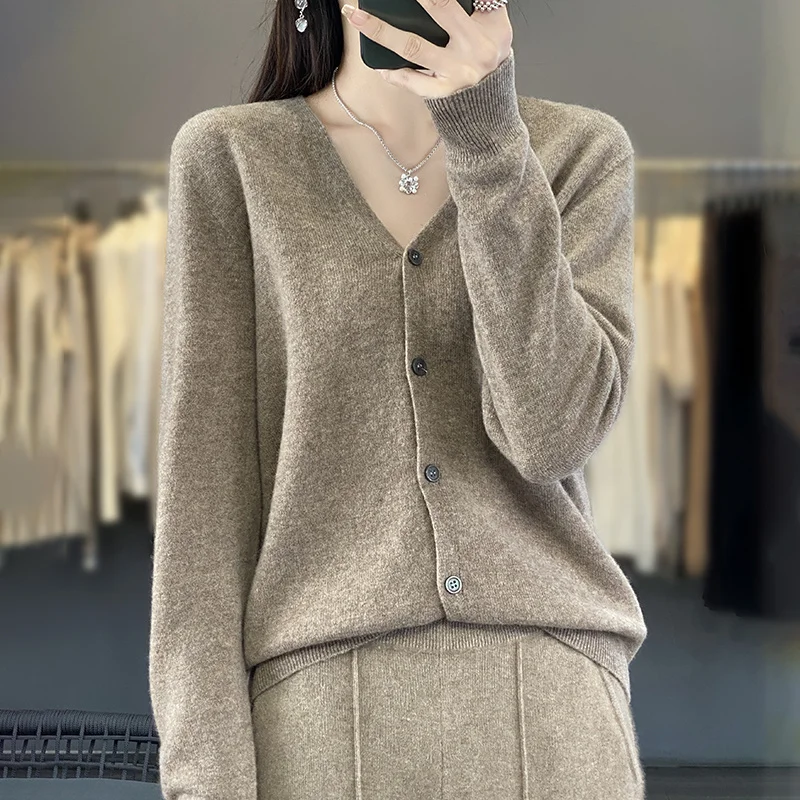 2024 New Spring And Autumn V-Neck Knitted Cardigan Women\'s Short Long-Sleeved Coat Loose Joker Wool Sweater