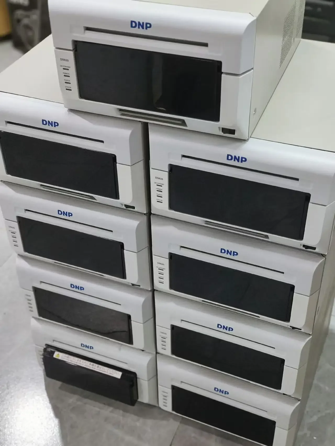 

Gold SellerDnp Rx1 Hot Sales Dnp Rx1hs Printer Cover and Printer Stand With Photo Tray Design for Photo Booth MachineDnp Rx1hs P