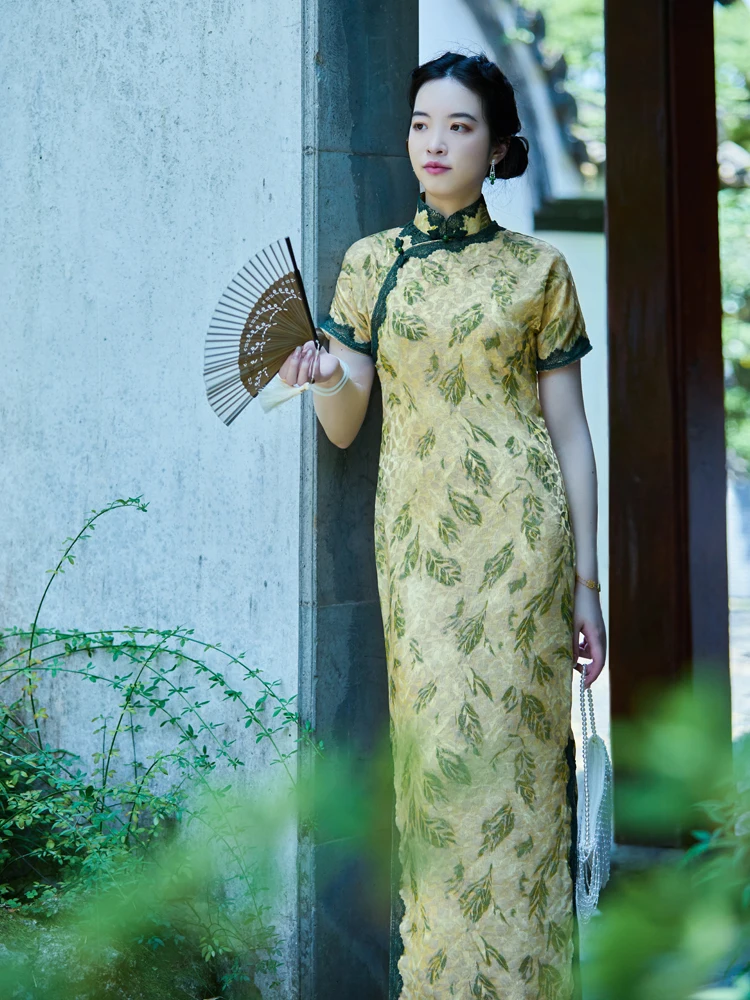 

Fuxia Golden Branch Jade Le Traditional Double Collar Full Opening No Retro Sle 30S Magazine Model