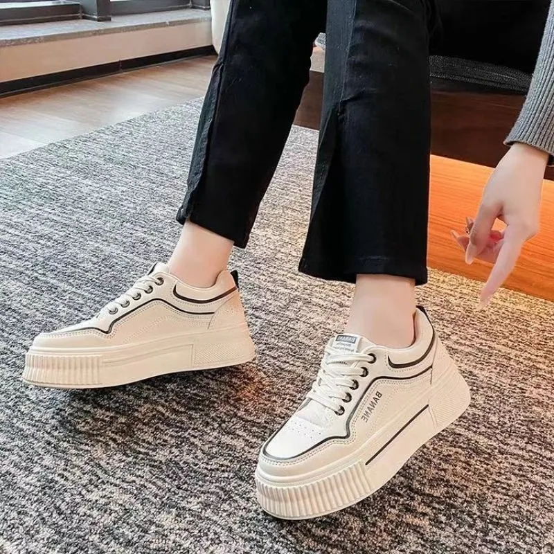 Women's Casual Sports Shoes Thick Bottom Platform Fashionable Dad Shoes Leather Surface All-Match Student Leisure Sneakers