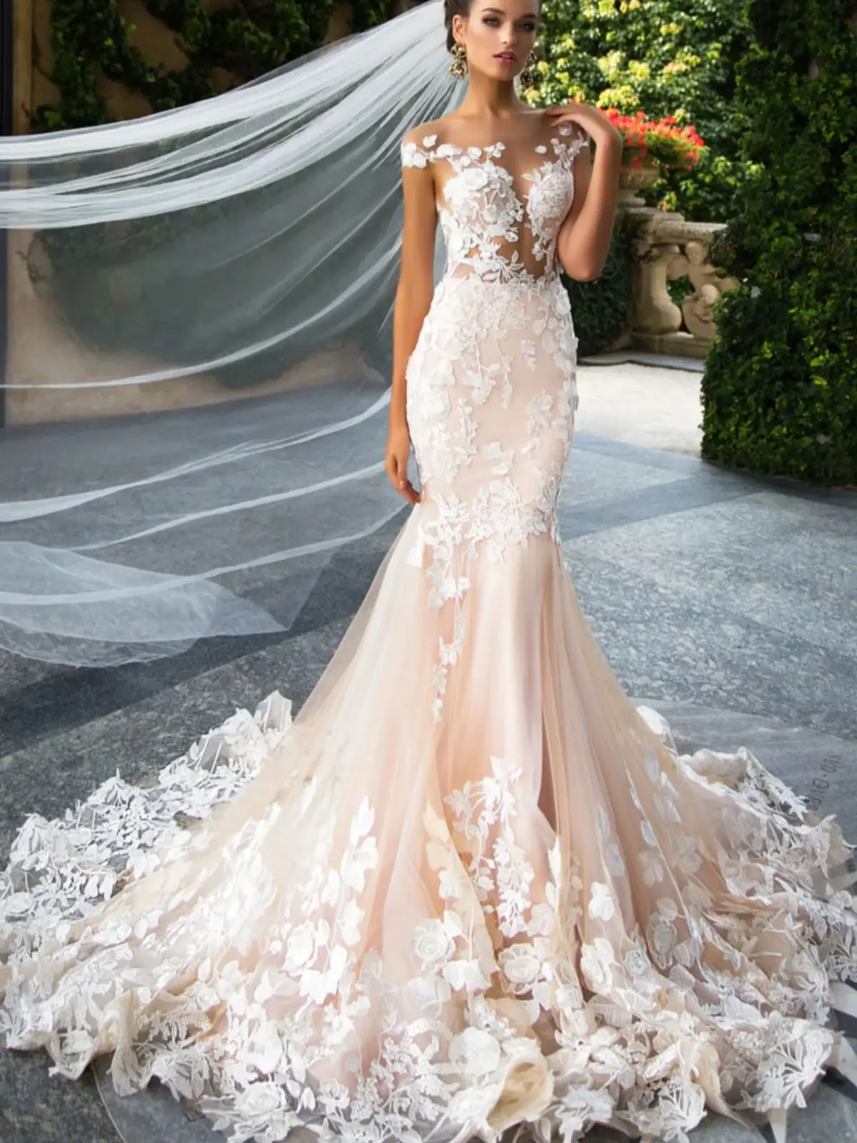 

Custom 2025 Elegant Champagne Color Fish Tail Embellished Lace Princess Sweetheart Backless Gown with Pleats Wedding Dress