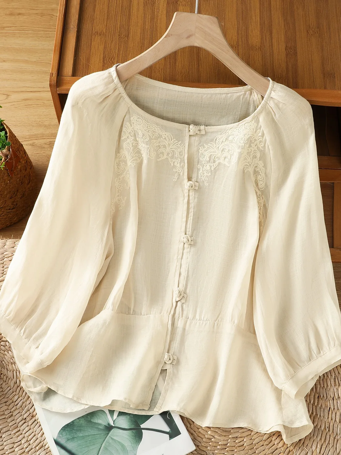 

Elegant Chinese Style Embroidered Cotton Linen Blouse Women Summer Lightweight Breathable round Neck Button up Top