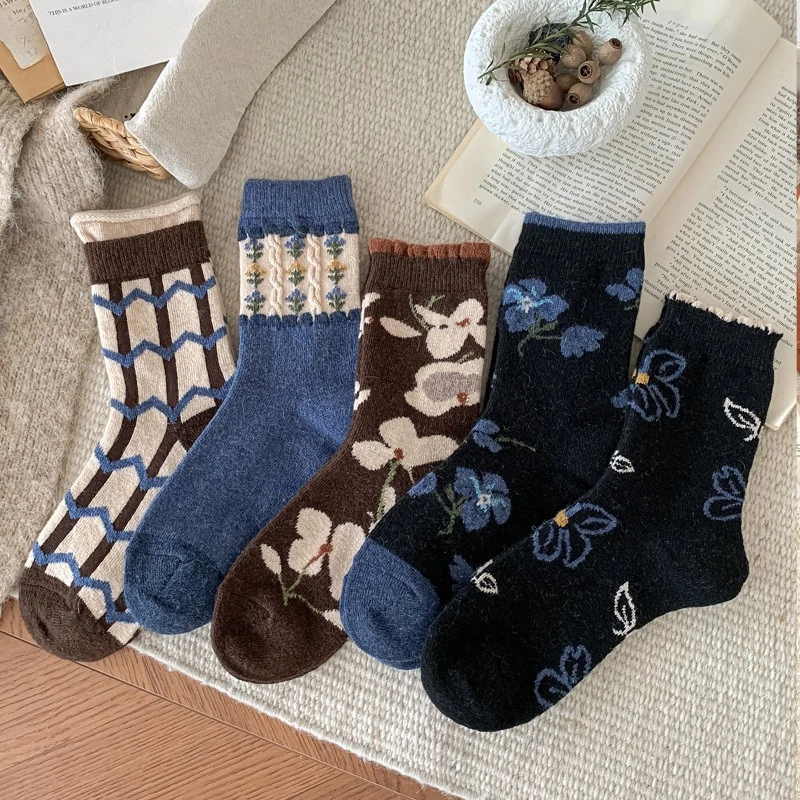 

5 пар модных универсальных носков средней длины с цветными блоками, женские дышащие носки в стиле ретро, осенне-зимние минималистичные удобные ворсовые носки