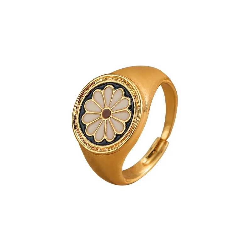 Designer New Medieval Court Style Ladies Ring Fashion Gold-plated Enamel Flower Women Ring Luxury Jewelry Gifts