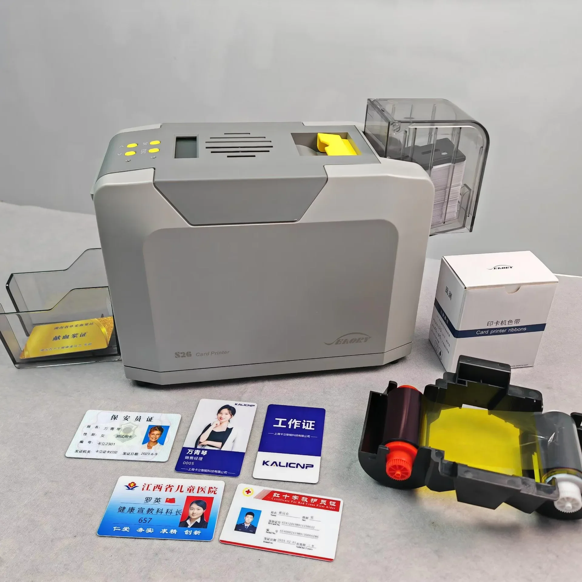 

Депозитная цена Самый дешевый высокопроизводительный SEAORY S26 1200 точек на дюйм Настольный односторонний принтер для идентификационных карт из ПВХ Принтер для пластиковых карт