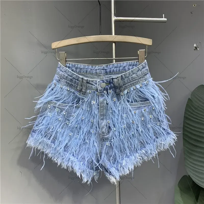 

Summer New Fashion Tassel Denim Shorts Gothpunk Personality Diamond Wash Light Blue Short Jeans Sexy Feather Hot Pants Women