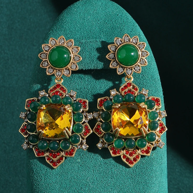 

Vintage Green Glazed Sunflower Drop Earring Crystal Rhinestone Gold Color High Quality Woman Luxury Designer Jewelry Accessories