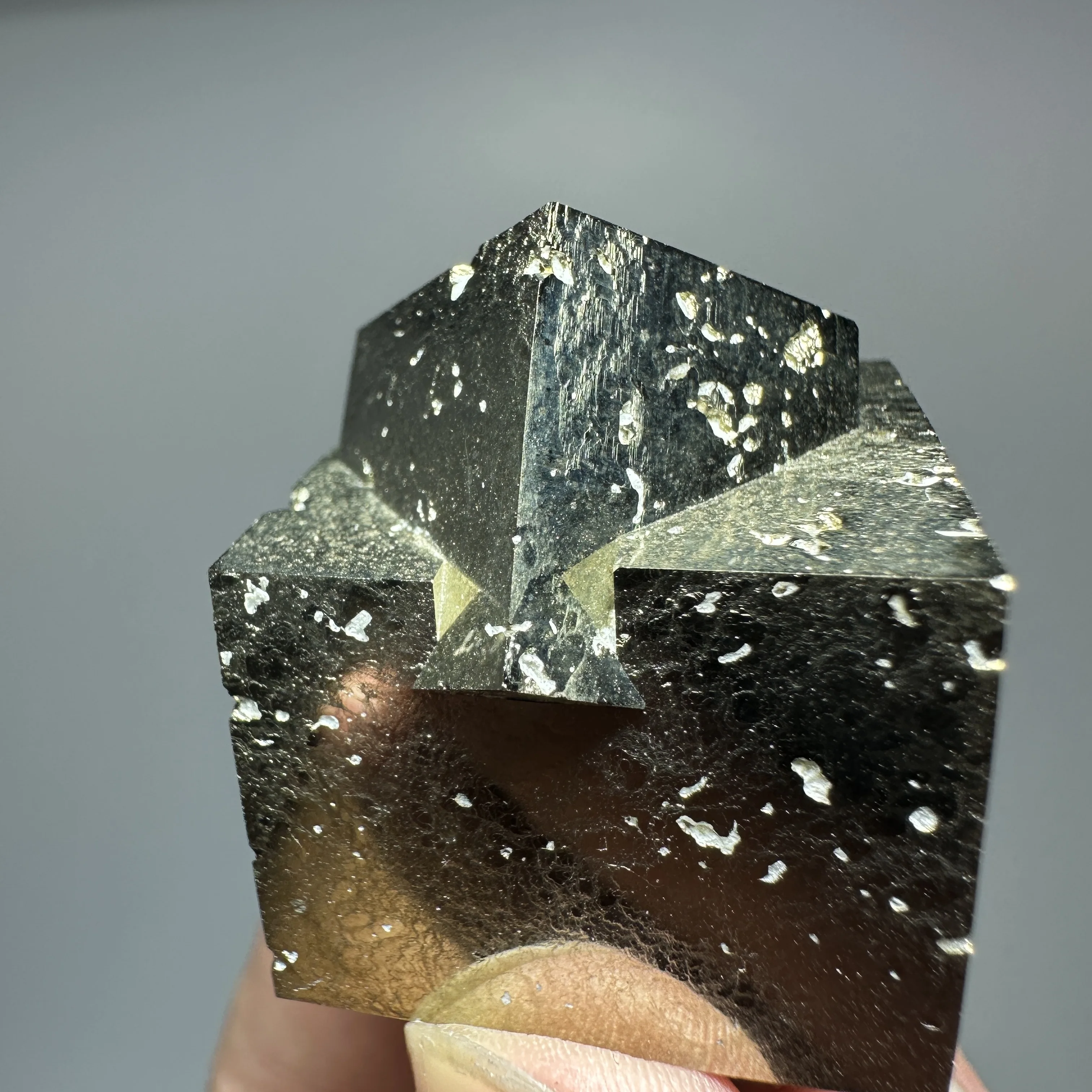 Natural Pyrite Cube Cluster Raw Iron Ore Fool's Gold Crystal Quartz Healing Mineral Specimen Home Decor Collection Gift
