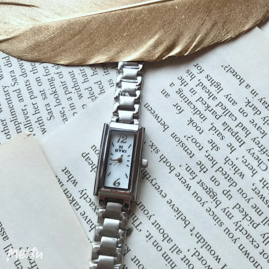 Artistic temperament Vintage small dial Female Minority rectangular bracelet watch