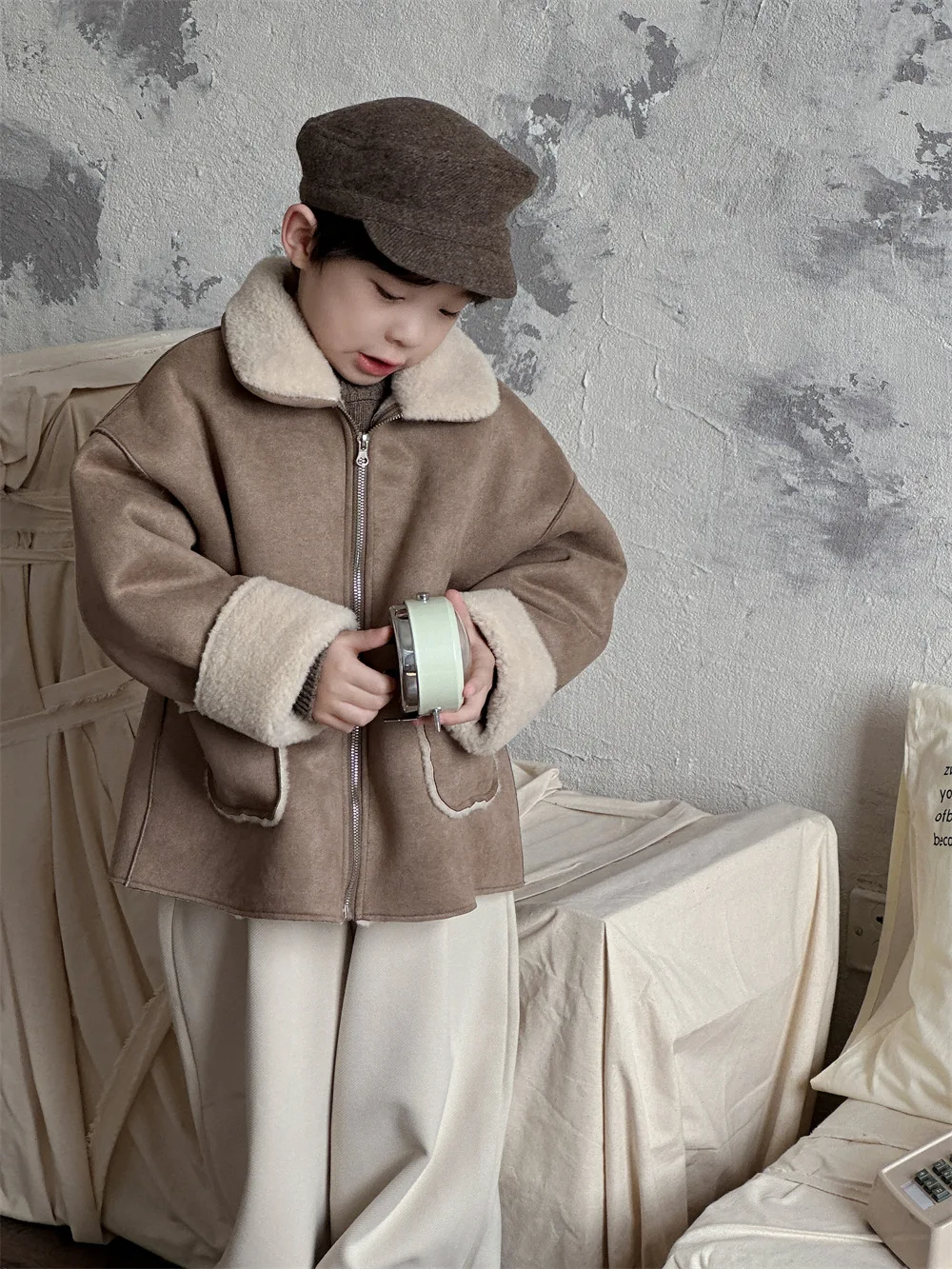 

Boys' outerwear autumn/winter 2024 new item thickened winter clothing fur integrated winter lamb wool cotton jacket