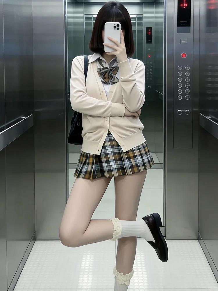 

Original Japanese Sle orm Set Autumn Winter Coffee Color Suit Sweater Cardigan Plaid Skirt School orm Set for Women