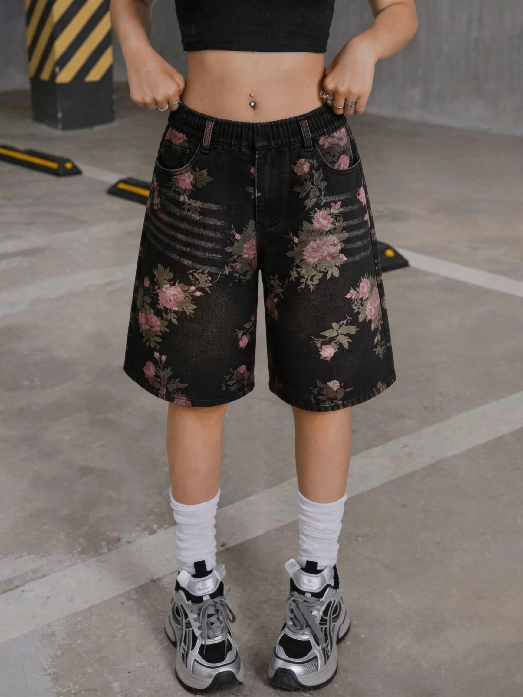 Shorts Bermuda de Mezclilla con Estampado Floral de Rosas para Niñas, Lavado Vintage Negro, Cintura Elástica, Estilo Preppy para el 4 de Julio