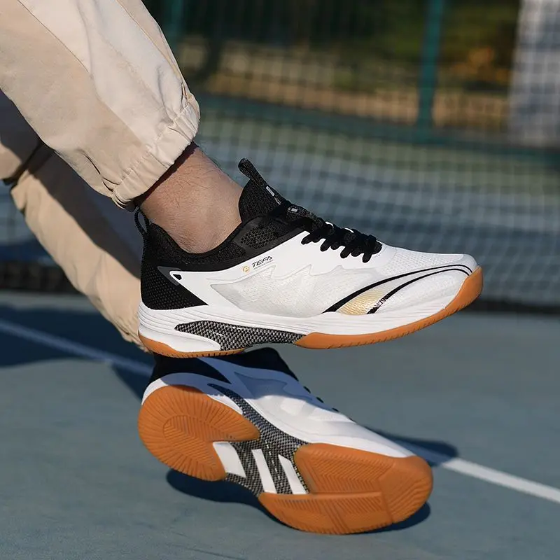 

Shoes suitable for sports training: volleyball shoes, breathable badminton shoes, men's and women's lace-up tennis sneakers, non