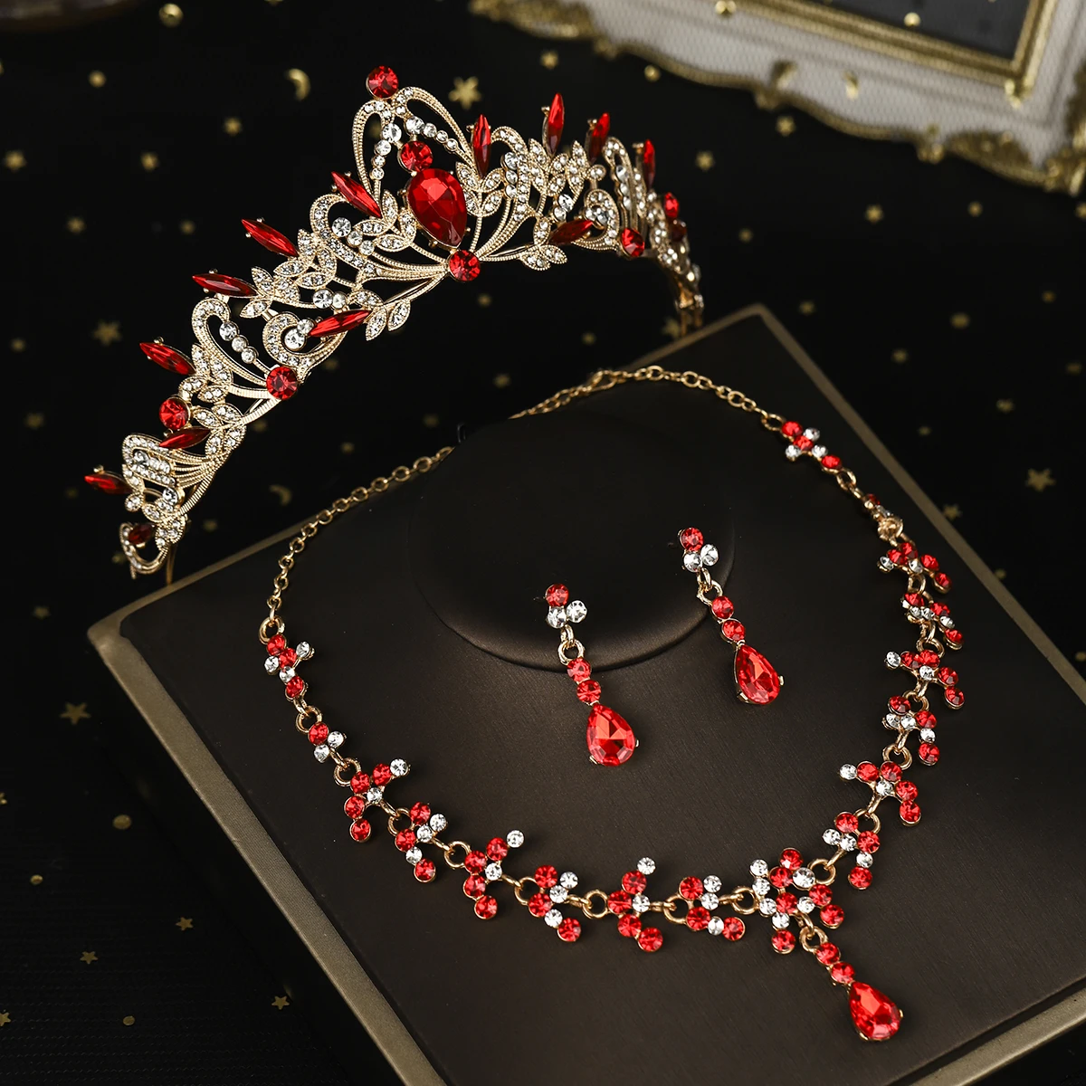 

Красный роскошный свадебный набор расчесок для волос, короны и ожерелья для женщин, модные украшения, аксессуары для волос, вечерние элегантные головные уборы