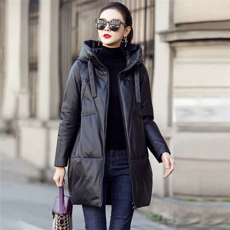 Giacca coreana in pelle Pu Donna 2025 Inverno Nuova giacca imbottita in cotone caldo spesso Cappotto lungo in pelle allentato con cappuccio casual Parka